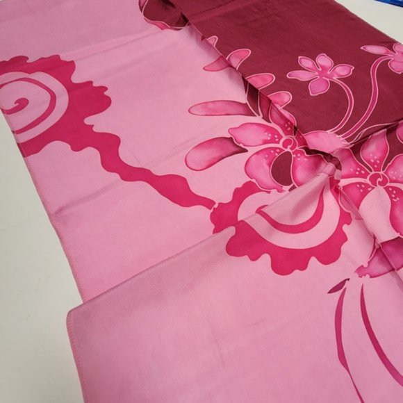 Purple Silk Handpainted Rectangular Scarf in a two tone with a floral motif  NEW - Picture 6 of 8